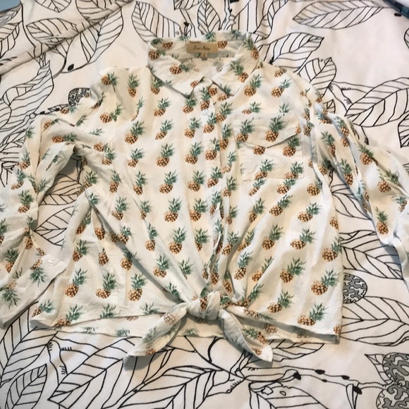 Pineapple tie-front blouse - Picture 2 of 4